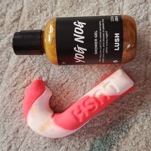 LUSH Bundle -Yog Nog Shower Gel & Candy Cane Resusble Bubble Bar